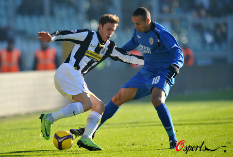 关于尤文图斯主场击败锡耶纳，稳稳领跑的信息